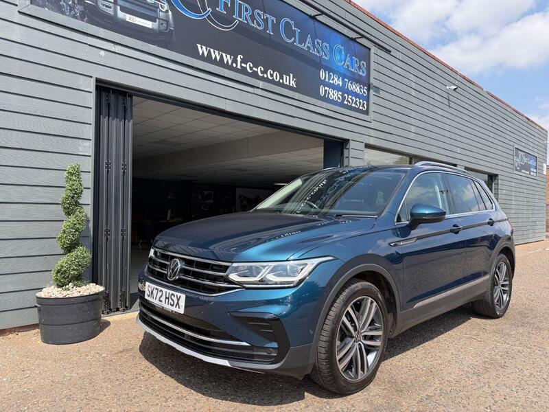 Volkswagen Tiguan view 4