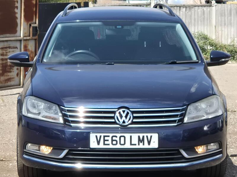 Volkswagen Passat view 2