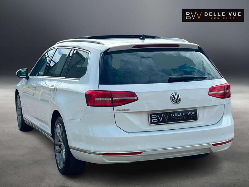 Volkswagen Passat view 4