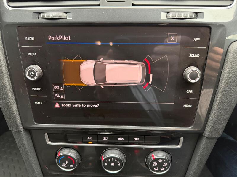 Volkswagen Golf view 5