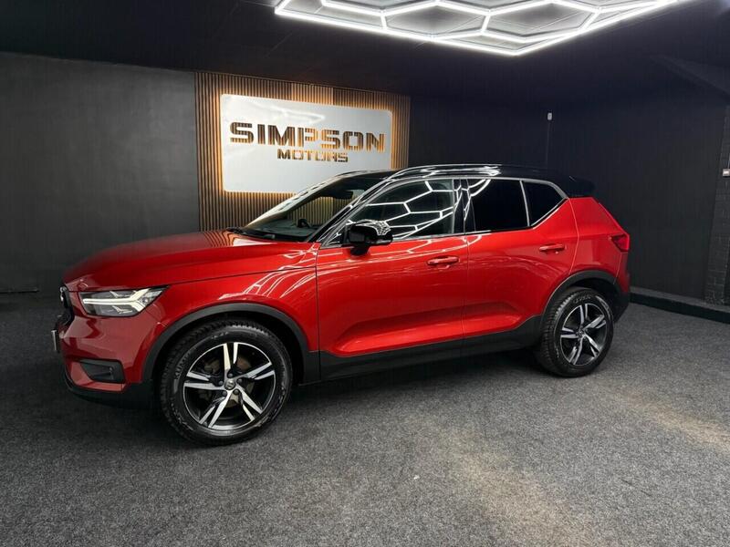 Volvo XC40 view 3