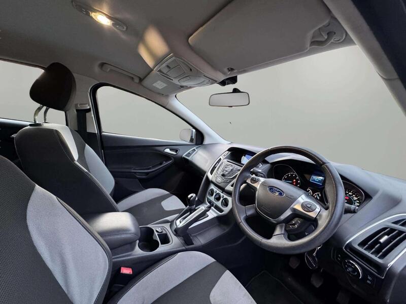 Ford Focus view 2