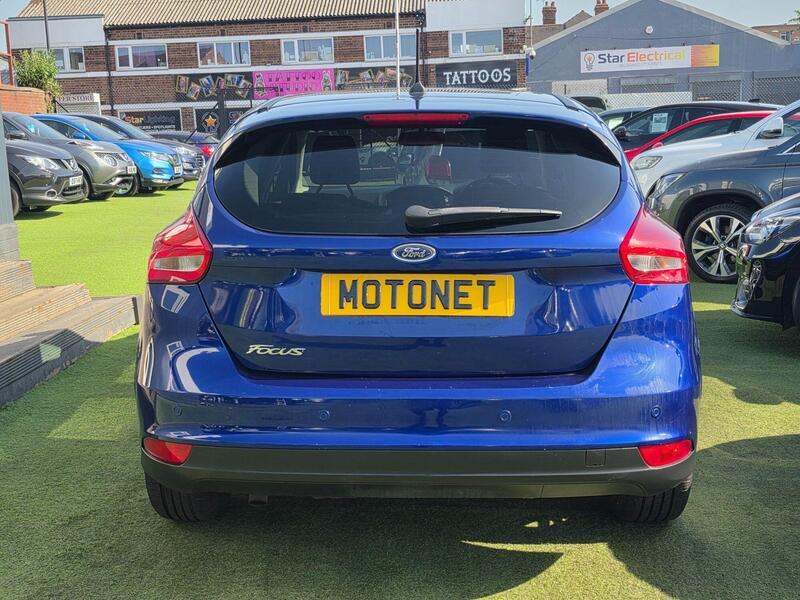 Ford Focus view 6