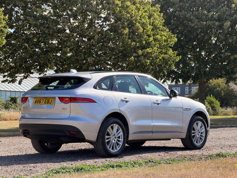 Jaguar F-Pace view 6