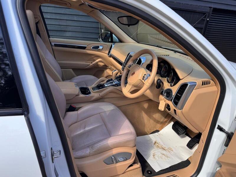 Porsche Cayenne view 7