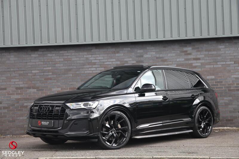 Audi Q7 view 5