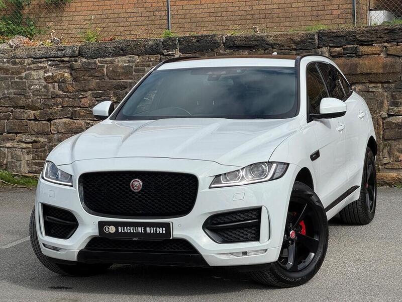 Jaguar F-Pace view 3