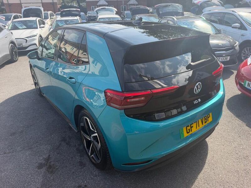 Volkswagen Id.3 view 6