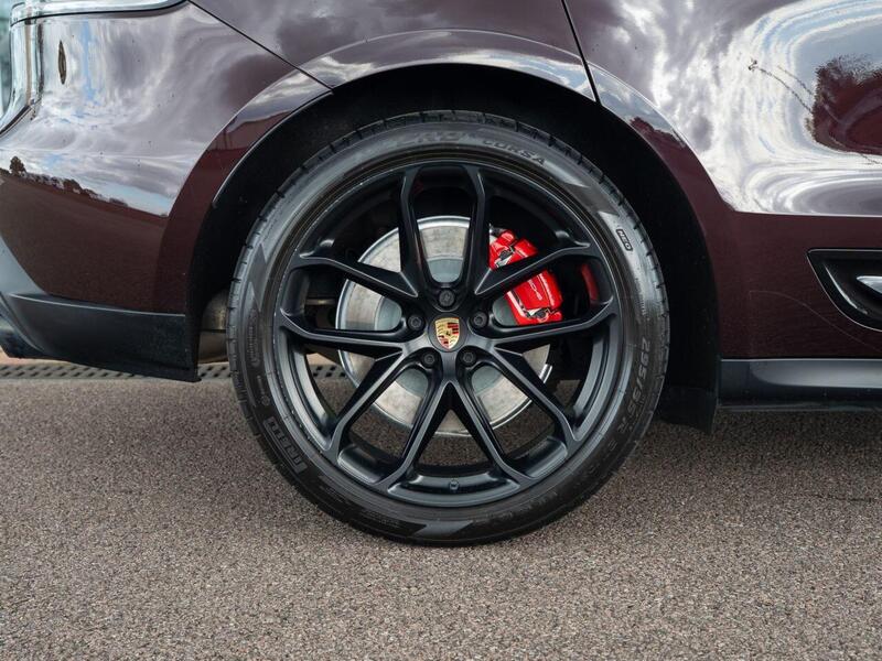 Porsche Macan view 7