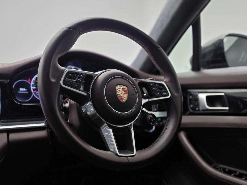 Porsche Panamera view 4