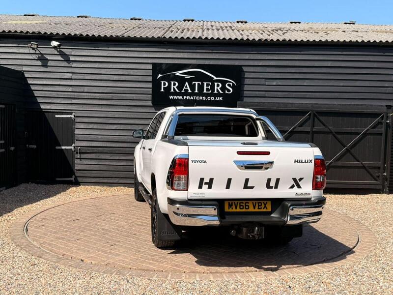 Toyota Hilux view 3