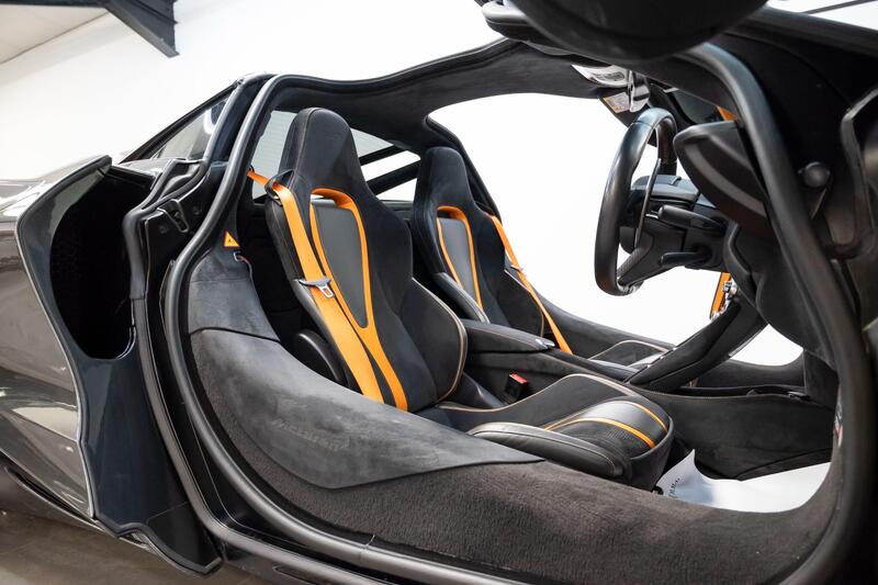 Mclaren 720s view 3