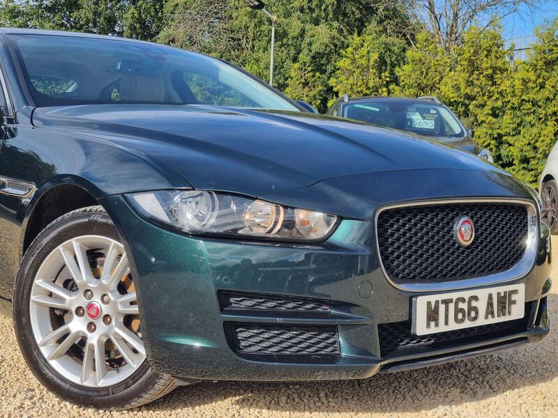 Jaguar Xe view 2