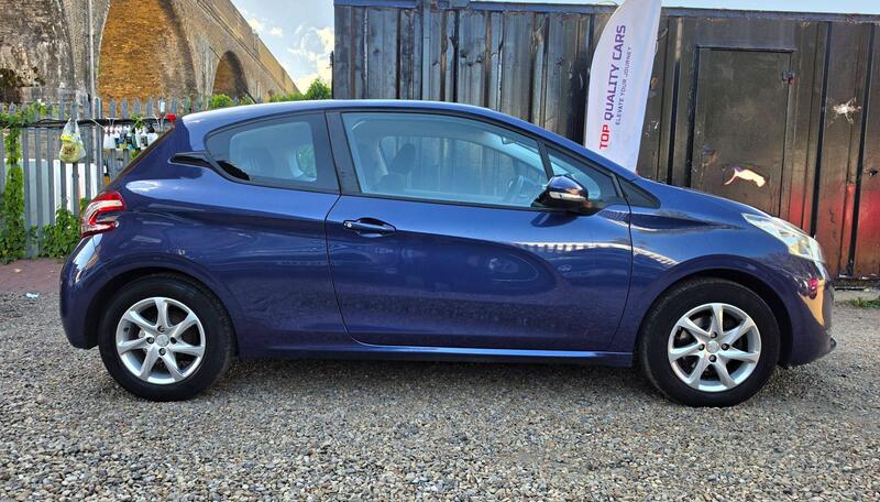 Peugeot 208 1.2 VTi Active Euro 5 3dr thumbnail 4