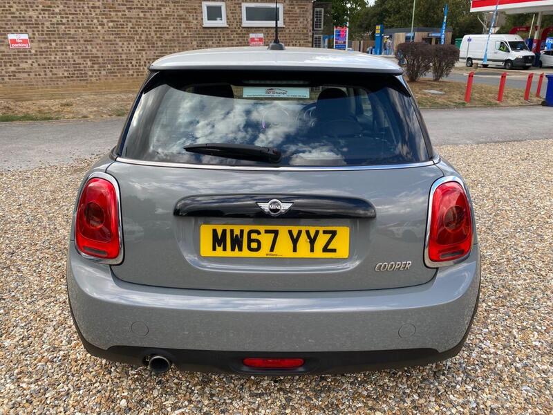 Mini Hatch view 5