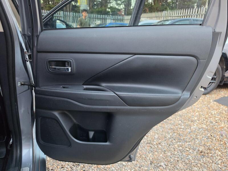 Mitsubishi Outlander 2.0h 12kWh GX4h CVT 4WD Euro 5 (s/s) 5dr thumbnail 24