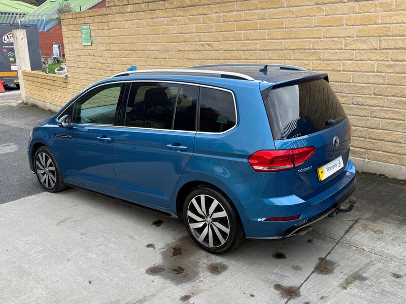Volkswagen Touran view 3