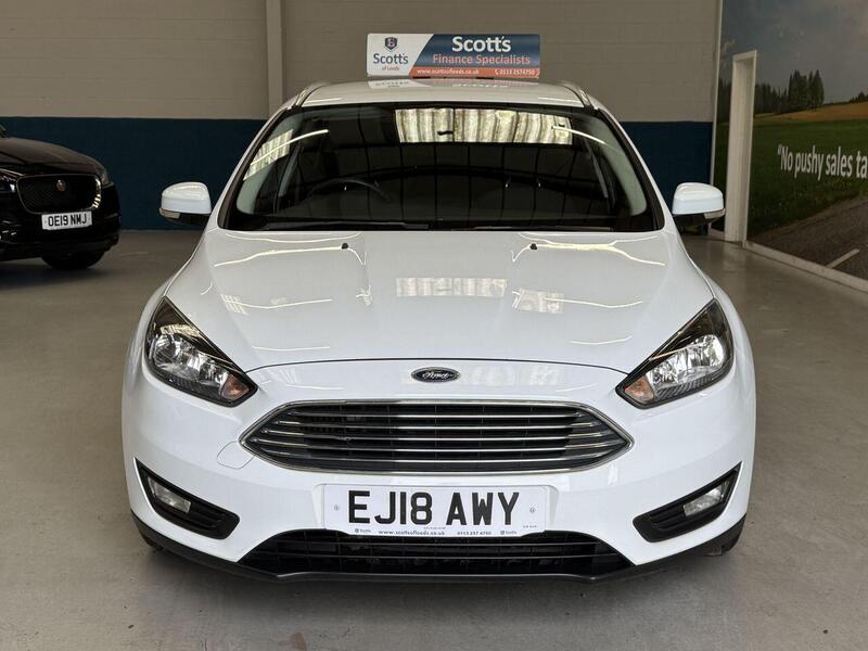 Ford Focus view 2