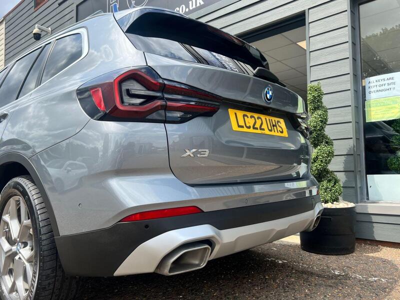 BMW X3 view 16