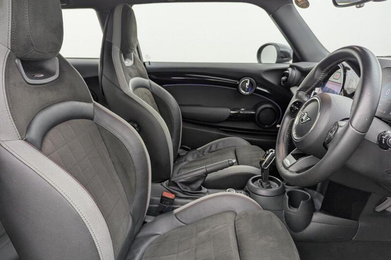 Mini Hatch view 3