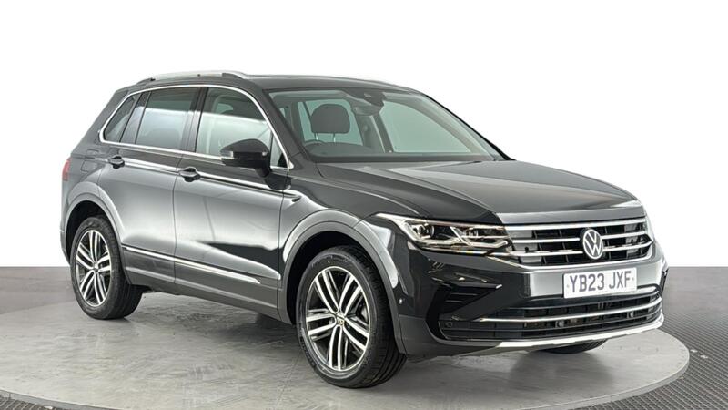 Volkswagen Tiguan view 2