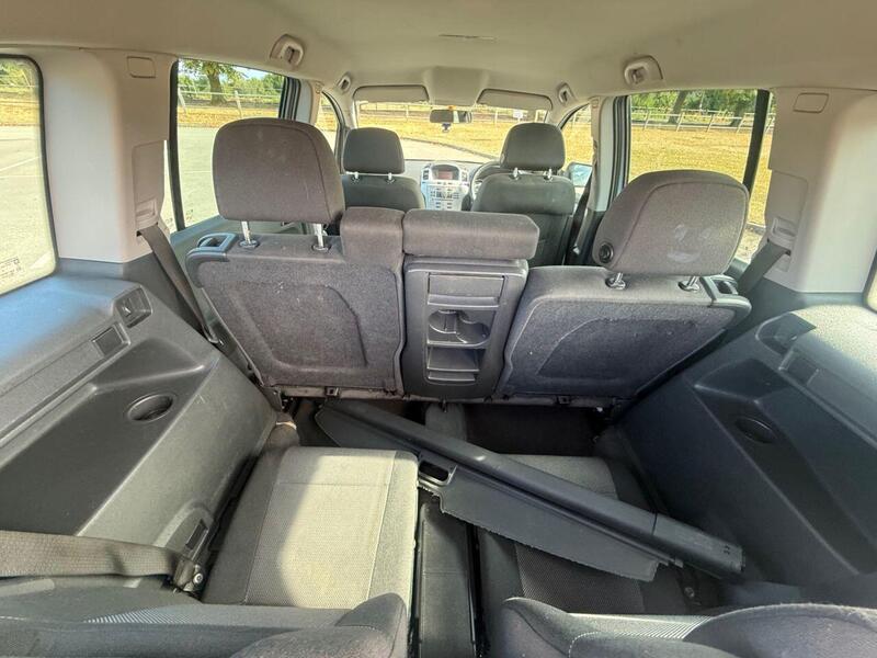 Vauxhall Zafira view 5