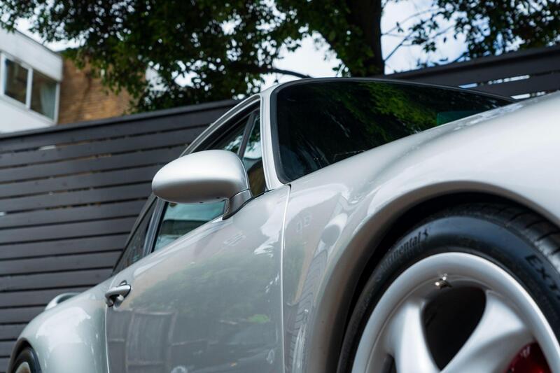 Porsche 911 view 3