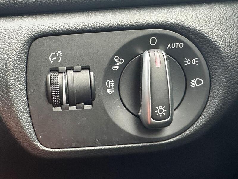 Audi Q3 view 22