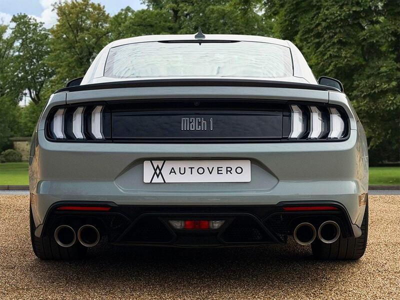 Ford Mustang view 6