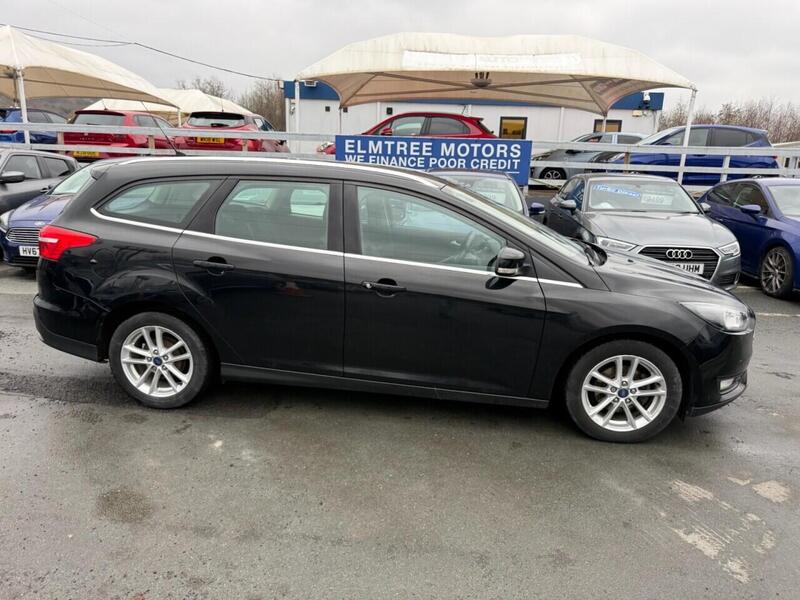 Ford Focus view 4