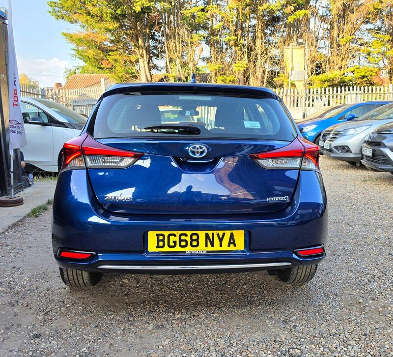 Toyota Auris 1.8 VVT-h Icon Tech CVT Euro 6 (s/s) 5dr thumbnail 7