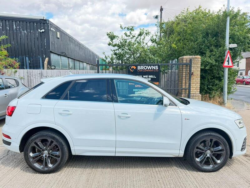 Audi Audi Q3 view 2