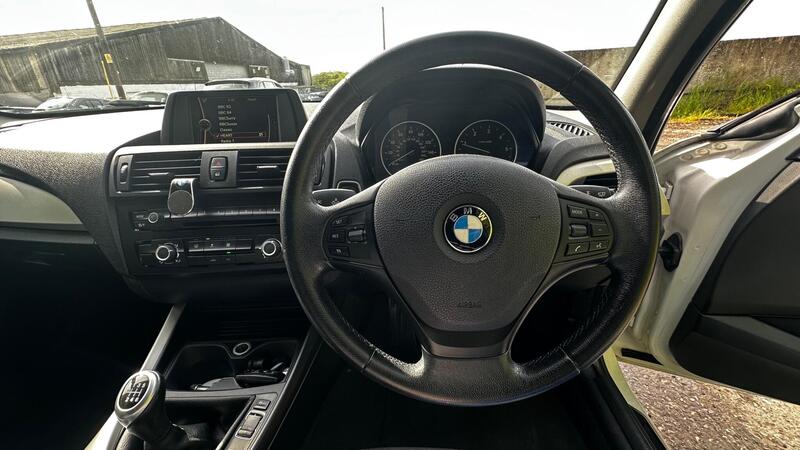 2013 BMW 1 Series — photo 17