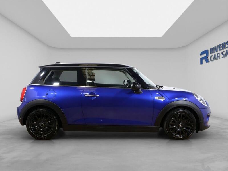 Mini Hatch view 3