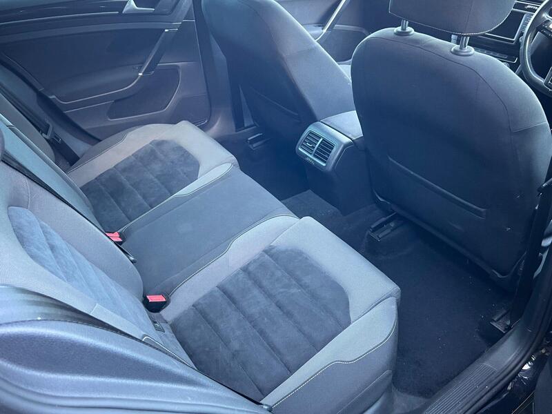 Volkswagen Golf view 6