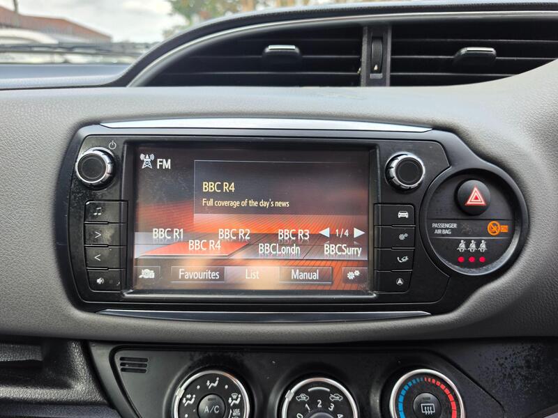 Toyota Yaris 1.33 Dual VVT-i Icon Euro 5 5dr Euro 5 thumbnail 22
