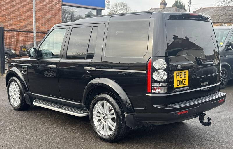 Land Rover Discovery 4 view 3