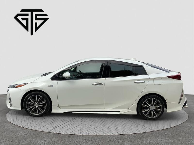 Toyota Prius view 6