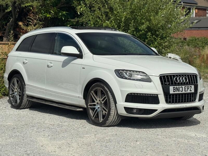 Audi Audi Q7 view 3