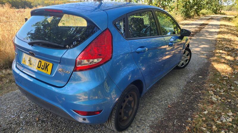 2009 Ford Fiesta — photo 12