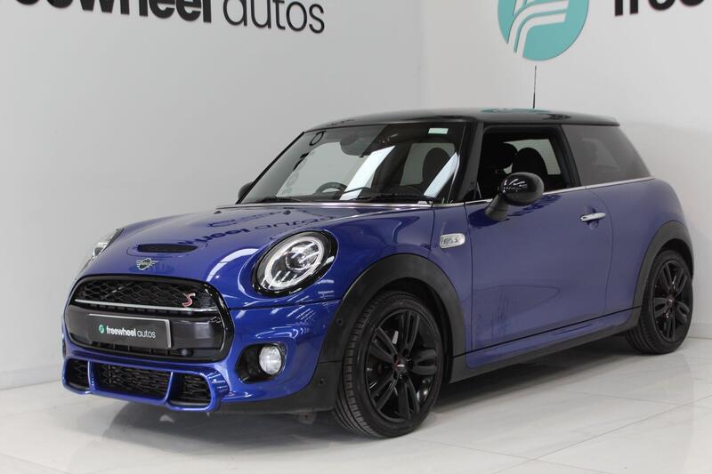2019 MINI Hatch in Blue — image 7 of 71