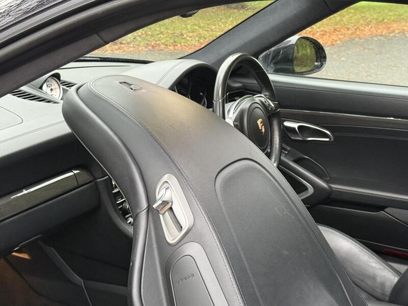 Porsche 911 view 33