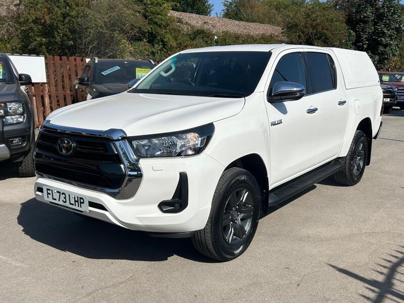 Toyota Hilux view 4