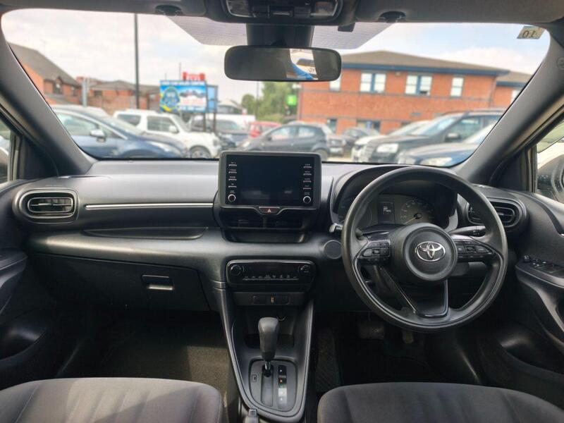 Toyota Yaris view 6
