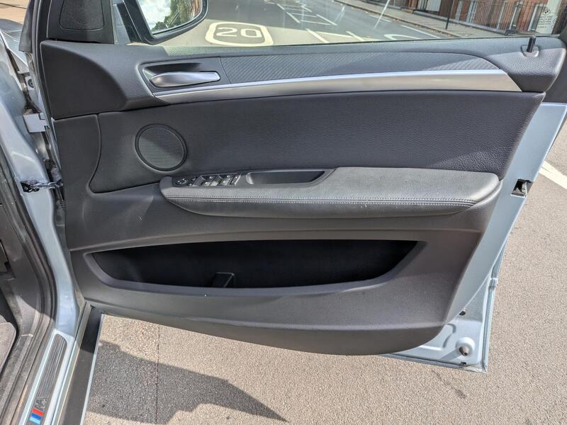 BMW X5 M view 25