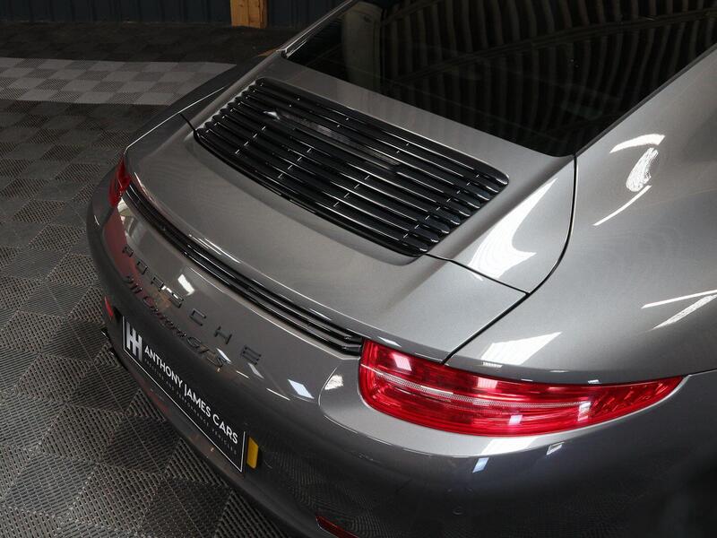 Porsche 911 view 37