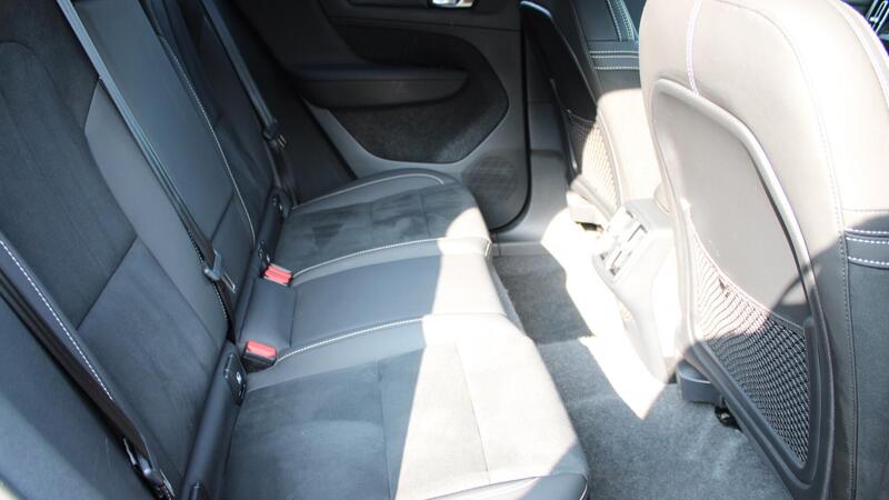 Volvo XC40 view 6