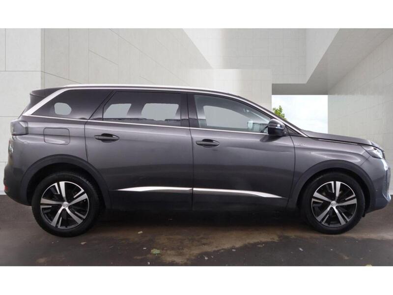 Peugeot 5008 view 5