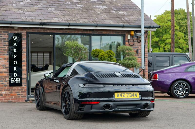 Porsche 911 view 6