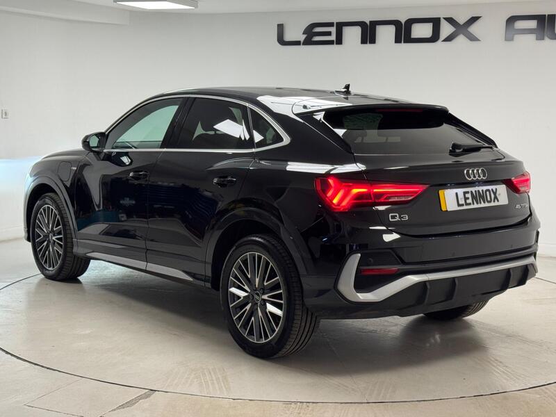 Audi Q3 view 4